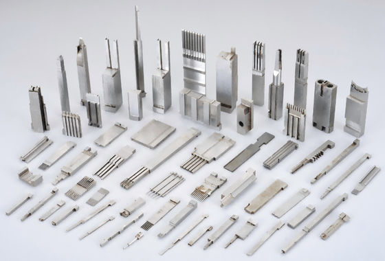 هسته های قالب گداخته ی غیر استاندارد با دقت بالا