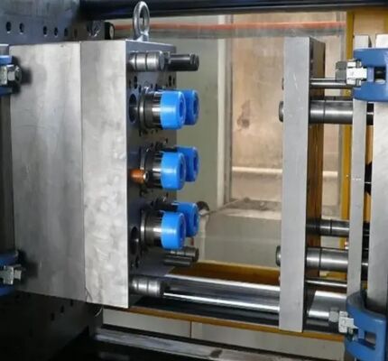 قالب تزریقی چند حفره ای برای کف بطری های پلاستیکی